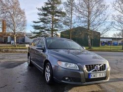 Grå Begagnad 2011 Volvo V70 Momentum Kombi | 78 000 kr (Marknadspris)