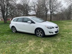 Vit Begagnad 2011 Opel Astra Enjoy Kombi | 18 000 kr (Superpris)