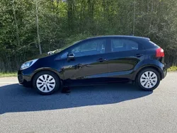 Svart Begagnad 2013 Kia Rio Halvkombi | 62 000 kr (Marknadspris)
