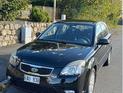Svart Begagnad 2010 Kia Rio 4 Halvkombi | 46 000 kr (Marknadspris)