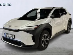 Platinum white pearl (089) Begagnad 2023 Toyota bZ4X Executive SUV | 389 900 kr
