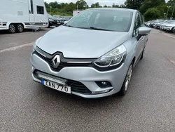 Silver (silver metallic) Begagnad 2018 Renault Clio IV Halvkombi | 105 000 kr (Marknadspris)