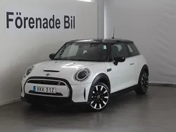 Vit Begagnad 2023 Mini Cooper SE Halvkombi | 259 000 kr (Marknadspris)