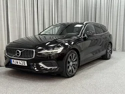 Svart Begagnad 2020 Volvo V60 Momentum Kombi | 299 900 kr (Marknadspris)