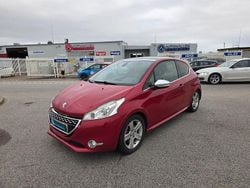 Mörkröd Begagnad 2013 Peugeot 208 GTi Halvkombi | 69 200 kr (Marknadspris)
