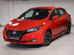 Röd Begagnad 2022 Nissan Leaf Acenta Halvkombi | 184 500 kr (Marknadspris)