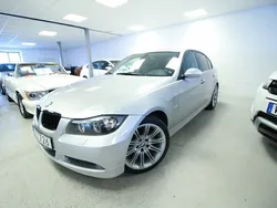 Ljusgrå Begagnad 2007 BMW 325 Advantage Sedan | 79 800 kr (Marknadspris)