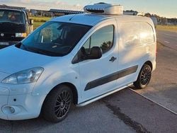 Vit Begagnad 2011 Peugeot Partner Van | 69 000 kr (Dyr)