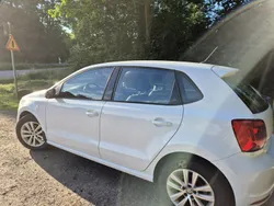 Vit Begagnad 2016 VW Polo Halvkombi | 75 000 kr (Marknadspris)