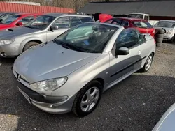 Ljusgrå Begagnad 2001 Peugeot 206 CC Cab | 27 500 kr (Marknadspris)