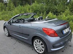 Grå Begagnad 2007 Peugeot 207 CC Cab | 35 000 kr (Marknadspris)