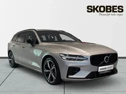 Ljusgrå (grå) Begagnad 2025 Volvo V60 Plus Kombi | 539 900 kr (Dyr)