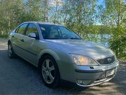 Grå Begagnad 2001 Ford Mondeo Halvkombi | 10 000 kr (Marknadspris)