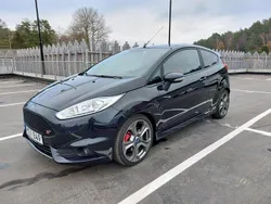 Svart Begagnad 2016 Ford Fiesta ST Halvkombi | 99 900 kr (Marknadspris)