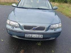 Grön Begagnad 2001 Volvo V70 Kombi | 15 000 kr (Marknadspris)