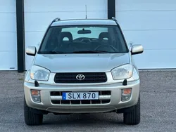 Gul Begagnad 2001 Toyota RAV4 SUV | 44 900 kr (Marknadspris)