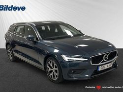 Mörkblå Begagnad 2021 Volvo V60 Momentum Kombi | 319 900 kr (Bra pris)