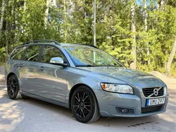 Blå Begagnad 2011 Volvo V50 Momentum Kombi | 59 900 kr (Marknadspris)