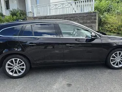Svart Begagnad 2016 Volvo V60 Momentum Kombi | 127 000 kr (Marknadspris)