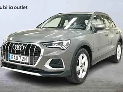 Grå Begagnad 2023 Audi Q3 SUV | 289 900 kr