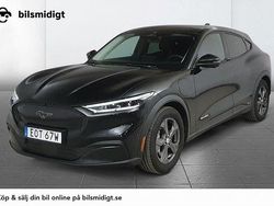 Svart Begagnad 2021 Ford Mustang Mach-E SUV | 299 800 kr (Marknadspris)