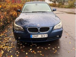 Blå Begagnad 2004 BMW 520 Sedan | 45 000 kr (Lite dyr)