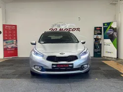 Grå Begagnad 2013 Kia Ceed Sportswagon Comfort Kombi | 74 900 kr (Marknadspris)