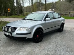 Silver Begagnad 2001 VW Passat S Sedan | 39 900 kr (Marknadspris)
