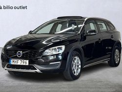 Svart Begagnad 2016 Volvo V60 CC Kombi | 99 900 kr (Superpris)