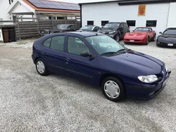 Ljusblå Begagnad 1999 Renault Mégane Halvkombi | 25 000 kr