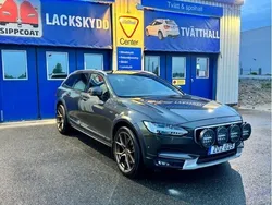 Grå Begagnad 2018 Volvo V90 CC Momentum Kombi | 324 999 kr (Marknadspris)
