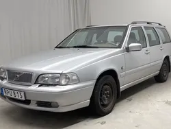 Ljusgrå Begagnad 2000 Volvo V70 Standard Kombi | 79 900 kr