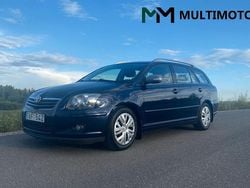 Mörkblå (blå) Begagnad 2007 Toyota Avensis Kombi | 34 900 kr (Dyr)
