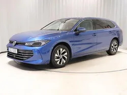 Blå Begagnad 2024 VW Passat Business Kombi | 338 900 kr (Marknadspris)
