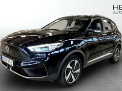 Svart (black) Begagnad 2022 MG ZS Luxury Sedan | 244 900 kr (Superpris)