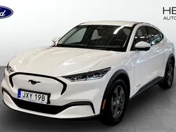 Vit (white) Begagnad 2021 Ford Mustang Mach-E Standard Range SUV | 349 900 kr (Bra pris)