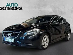 Svart (svart metallic) Begagnad 2012 Volvo V40 Momentum Kombi | 84 900 kr (Marknadspris)