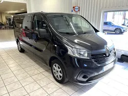 Svart Begagnad 2015 Renault Trafic Van | 125 000 kr (Marknadspris)