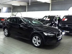 Svart Begagnad 2019 Volvo V60 CC Momentum Kombi | 219 900 kr (Lite dyr)