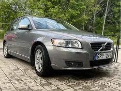 Grå Begagnad 2008 Volvo V50 Momentum Kombi | 64 000 kr (Marknadspris)
