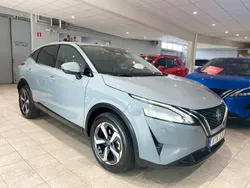 Ljusgrå Begagnad 2023 Nissan Qashqai N-Connecta SUV | 339 900 kr (Marknadspris)