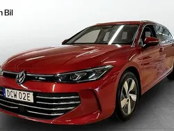 Röd Begagnad 2024 VW Passat Business Kombi | 364 000 kr (Marknadspris)
