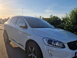 Vit Begagnad 2016 Volvo XC60 SUV | 184 000 kr (Marknadspris)