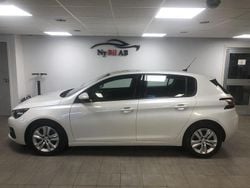 Vit Begagnad 2018 Peugeot 308 Active Halvkombi | 99 800 kr (Marknadspris)