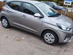 Grå Begagnad 2020 Hyundai i10 Halvkombi | 99 000 kr (Bra pris)