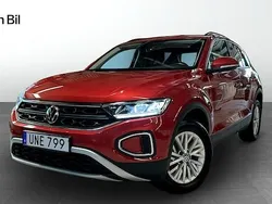 Röd (kings red metallic) Begagnad 2022 VW T-Roc Life SUV | 249 900 kr (Marknadspris)