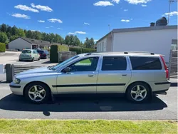 Grå Begagnad 2003 Volvo V70 Business Edition Kombi | 21 000 kr (Marknadspris)