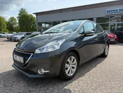 Mörkgrå (grå) Begagnad 2012 Peugeot 208 Halvkombi | 70 900 kr (Marknadspris)