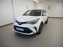 Vit Begagnad 2023 Toyota C-HR Edition SUV | 309 500 kr