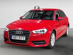 Röd Begagnad 2015 Audi A3 Sportback Attraction Halvkombi | 114 900 kr (Marknadspris)